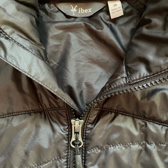 IBEX WOOL AIRE Merino Black and Purple Puffer Jacket - Picture 8 of 10